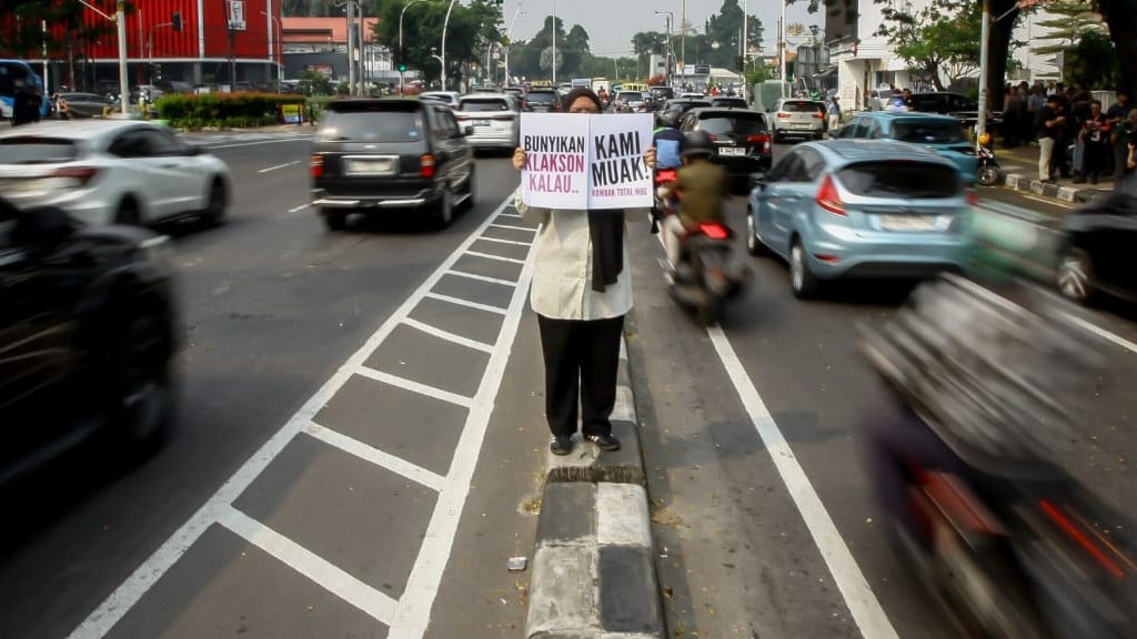 Lensa Berbicara: Aksi Unjuk Rasa Desak Pembenahan Program MBG di Kantor BGN