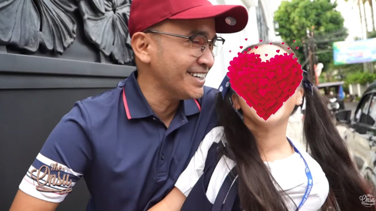 Hotman Paris Angkat Bicara Sengkarut Keluarga Ruben Onsu dan Sarwendah
            - galeri foto