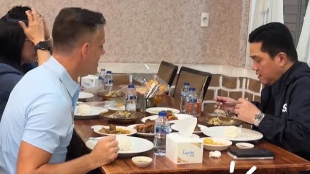 John Herdman dan Erick Thohir kulineran di Medan