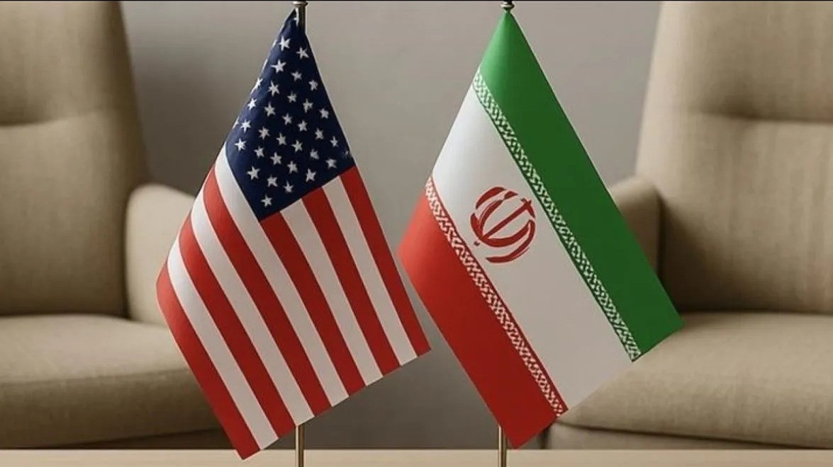 Ilustrasi Bendera AS dan Iran