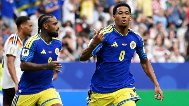 Pemain Timnas Curacao, Livano Comenencia (kanan) di Piala Dunia 2026