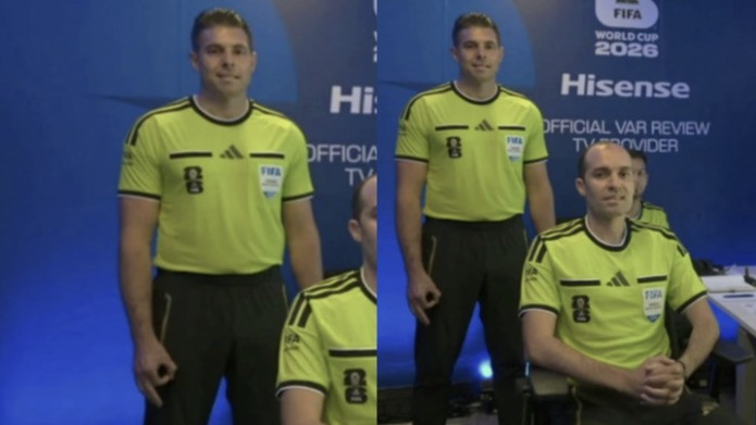 Wasit VAR Piala Dunia 2026 Shaun Evans yang juga mantan wasit Liga Indonesia bikin heboh dengan gestur 