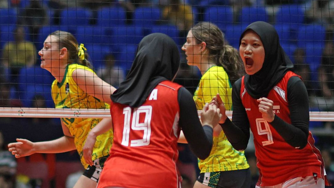 Dua Pemain Timnas Voli Putri Indonesia, Tisya Amallya Putr dan Arsela Nuari
