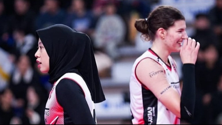 Megawati Hangestri dan Vanja Bukilic di Red Sparks