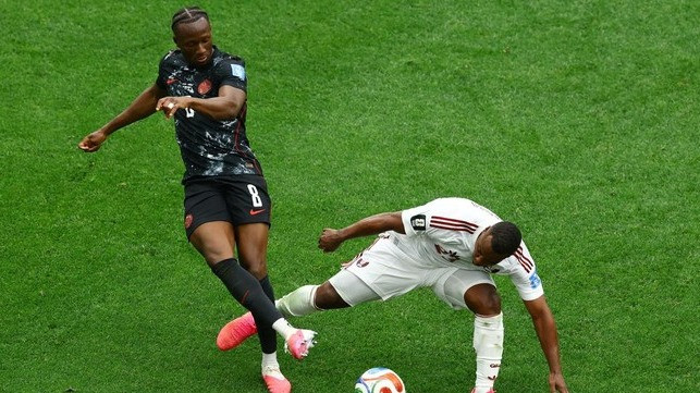Bek Qatar Minta Maaf Usai Bikin Kaki Lawan Patah di Piala Dunia 2026