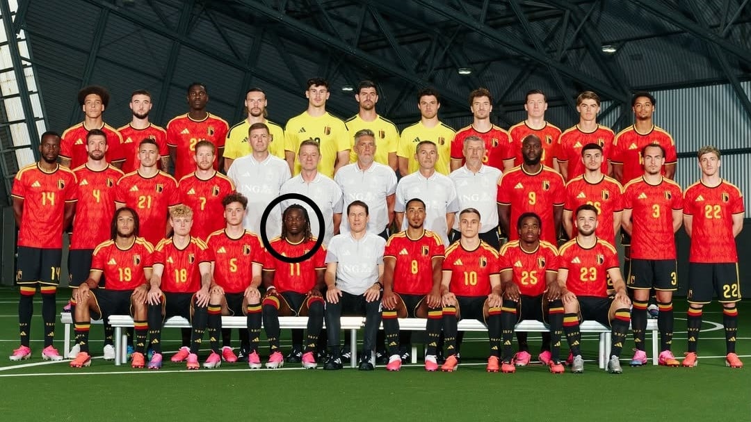 Jeremy Doku (dilingkari hitam) bersama Timnas Belgia