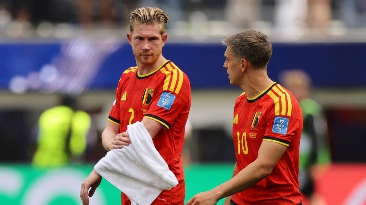 Kevin De Bruyne (kiri) and Leandro Trossard (kanan) dalam laga Belgia vs Iran di Piala Dunia 2026