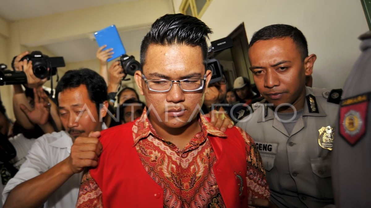 12 Tahun Berlalu, Kasus Ade Sara Masih Membekas: Diculik Mantan Pacar, Disiksa 26 Jam hingga Tewas di Dalam Mobil
            - galeri foto