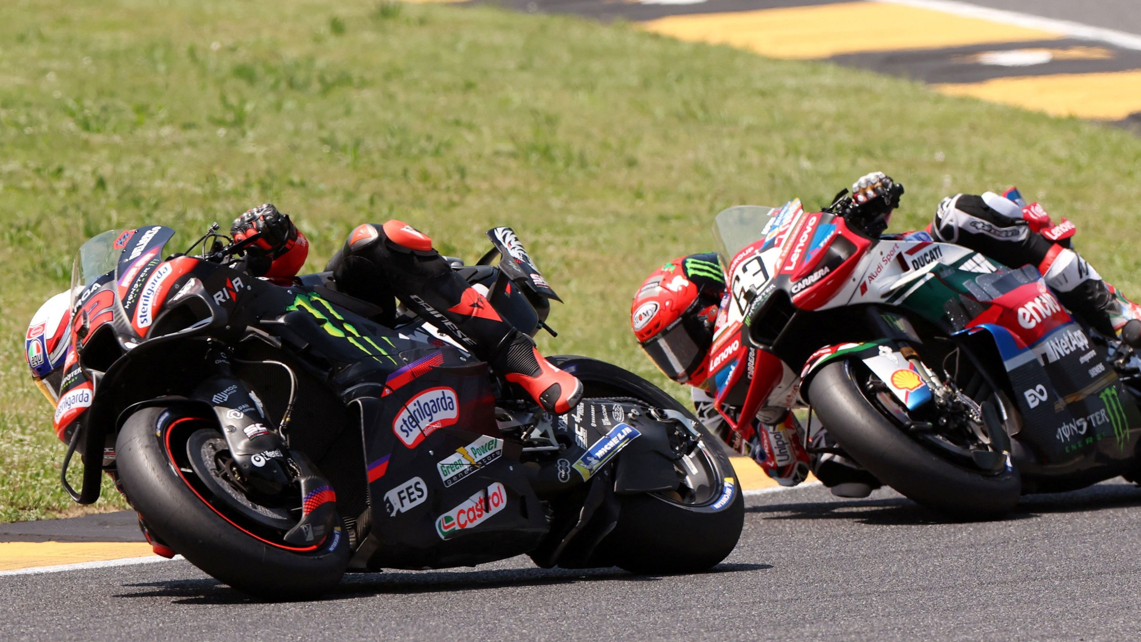 Duel Marco Bezzecchi dan Francesco Bagnaia di MotoGP Italia 2026