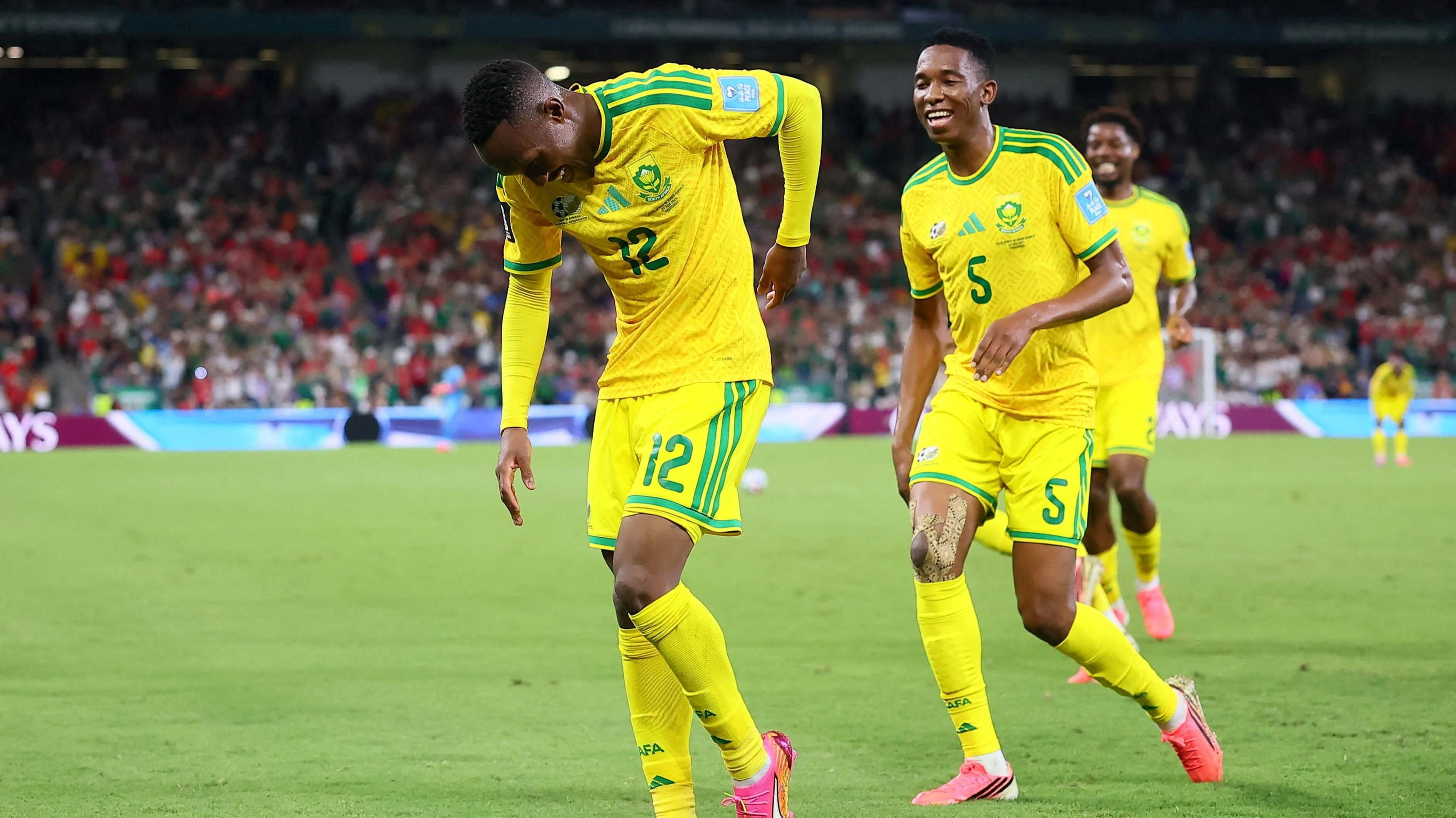 Selebrasi gol Thapelo Maseko bersama Thalente Mbatha dalam laga Afrika Selatan vs Korea Selatan di Piala Dunia 2026