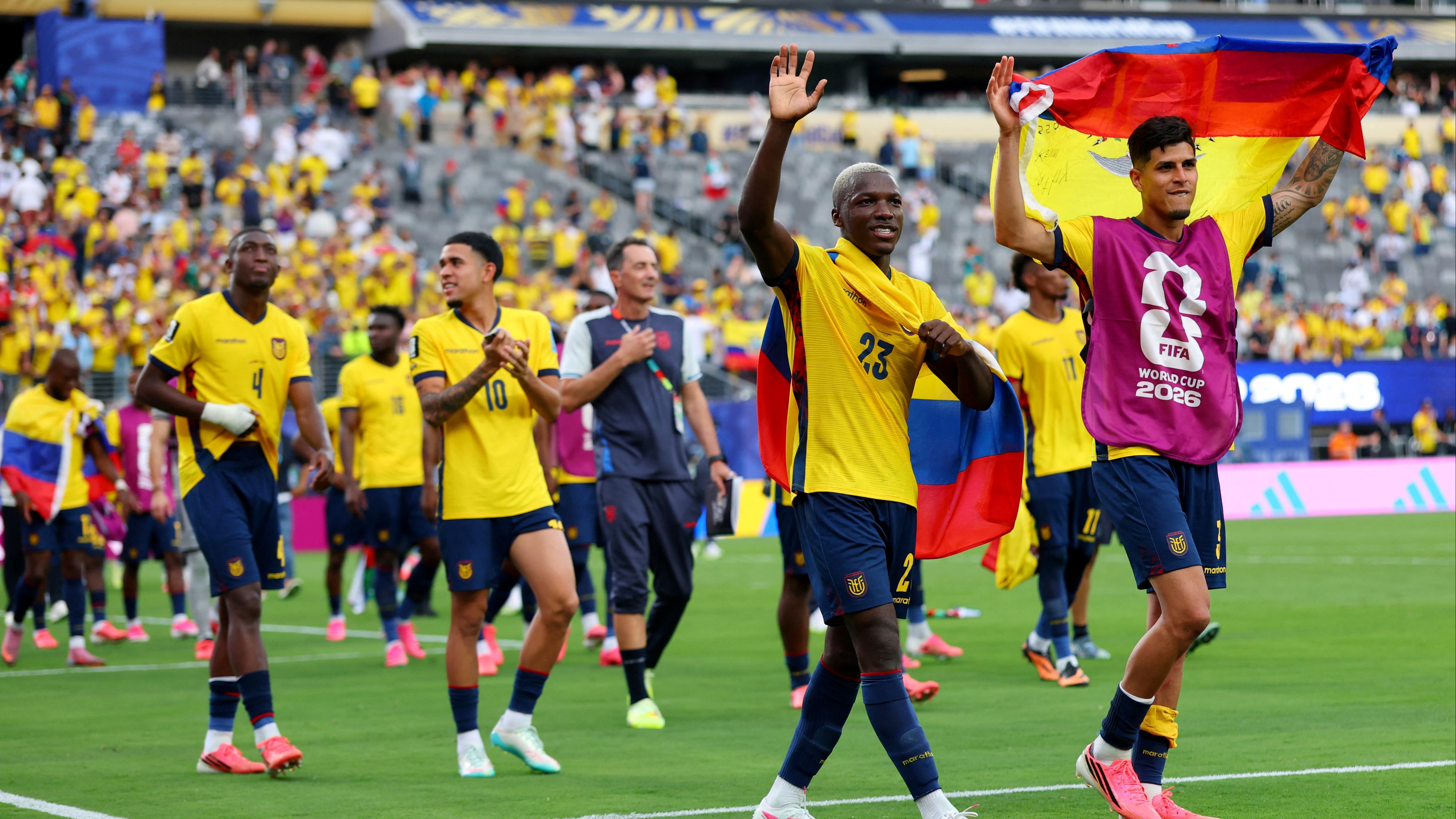 Moises Caicedo and Piero Hincapie (dua paling depan) usai laga Ekuador vs Jerman di Piala Dunia 2026