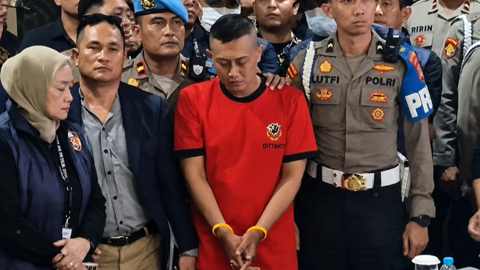 Taufik Hidayat, tersangka kasus penyekapan dan penganiayaan terhadap YTR dalam konferensi pers di Mapolda Jabar