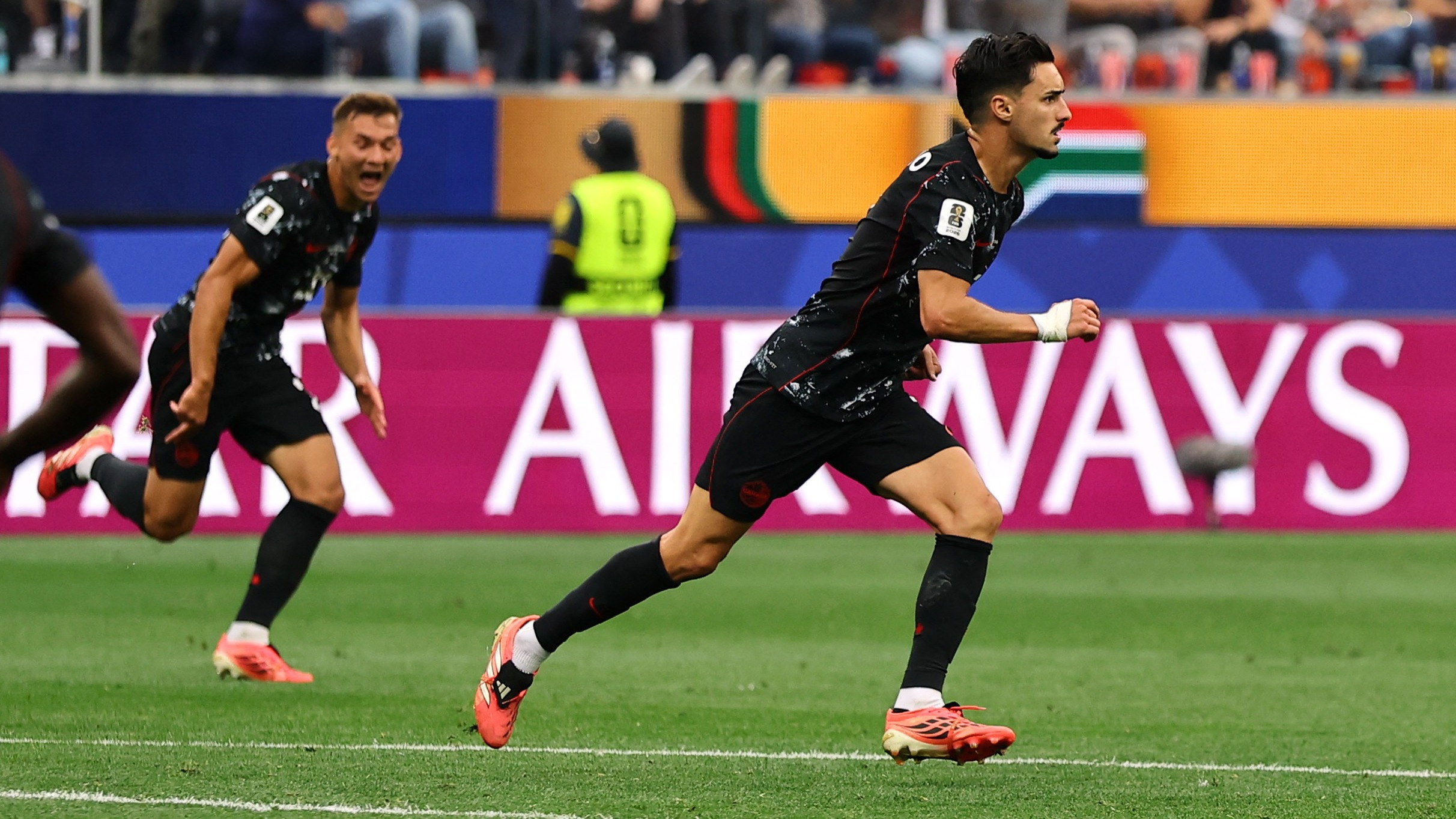 Pemain Timnas Kanada, Stephen Eustaquio (kanan) Usai Cetak Gol di Piala Dunia 2026