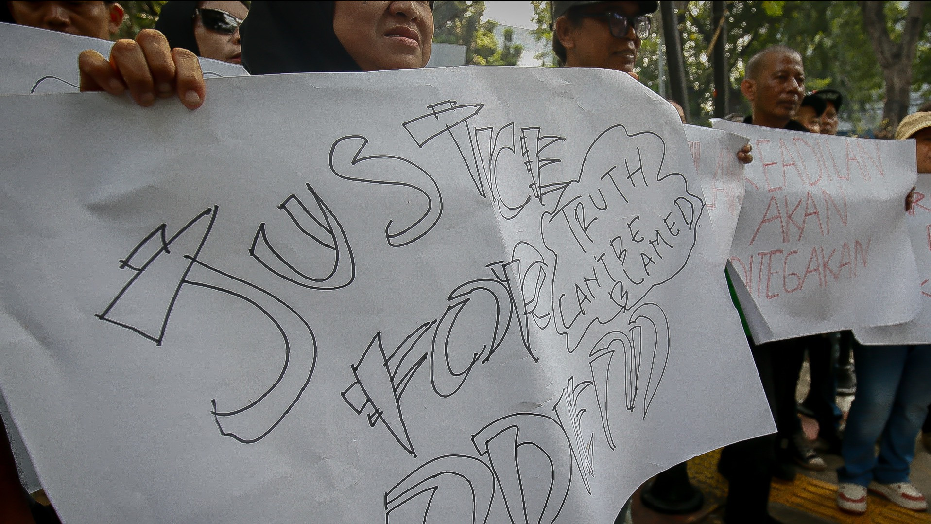 Dukungan mantan Menteri Pendidikan, Kebudayaan, Riset, dan Teknologi, Nadiem Makarim, di Pengadilan Tipikor, Jakarta Pusat, Selasa (30/6/2026)