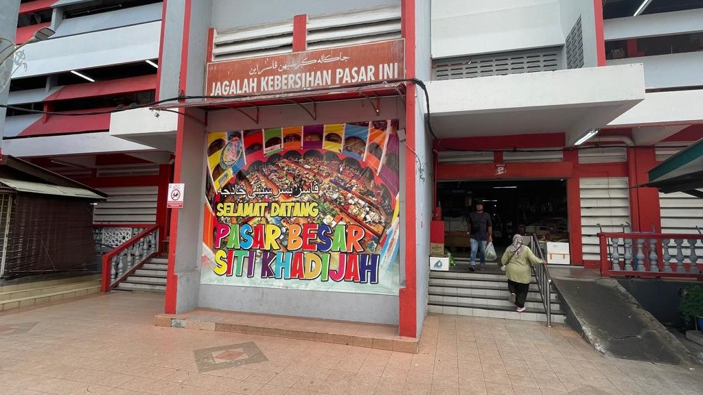 Menilik Surga Kudapan Tradisional di Pasar Siti Khadijah Kelantan, Ada Kue Indonesia?