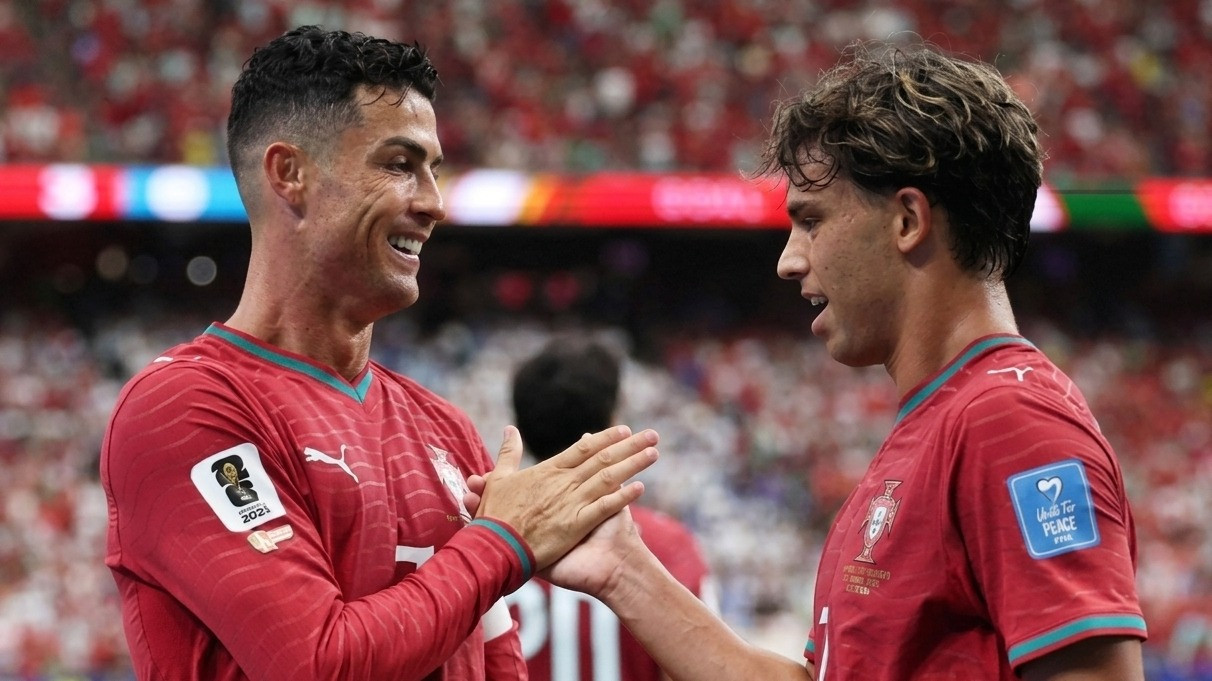 Cristiano Ronaldo dan Joao Felix dalam laga Portugal vs Uzbekistan di Piala Dunia 2026