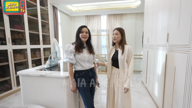 Rumah Mewah yang Ditempati Sarwendah dan Anak-anak Terancam Disita, Begini Fasilitas
            - galeri foto