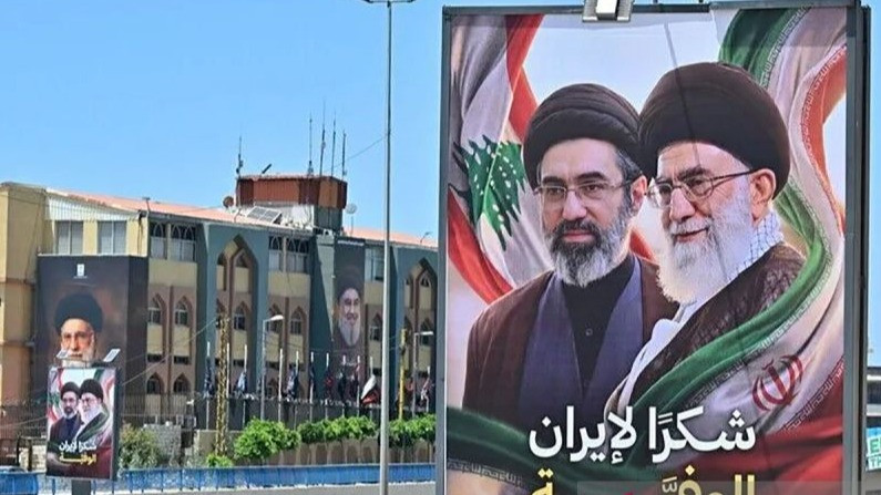 Kenapa Pemakaman Ayatollah Ali Khamenei Baru Digelar setelah Empat Bulan Meninggal?
            - galeri foto