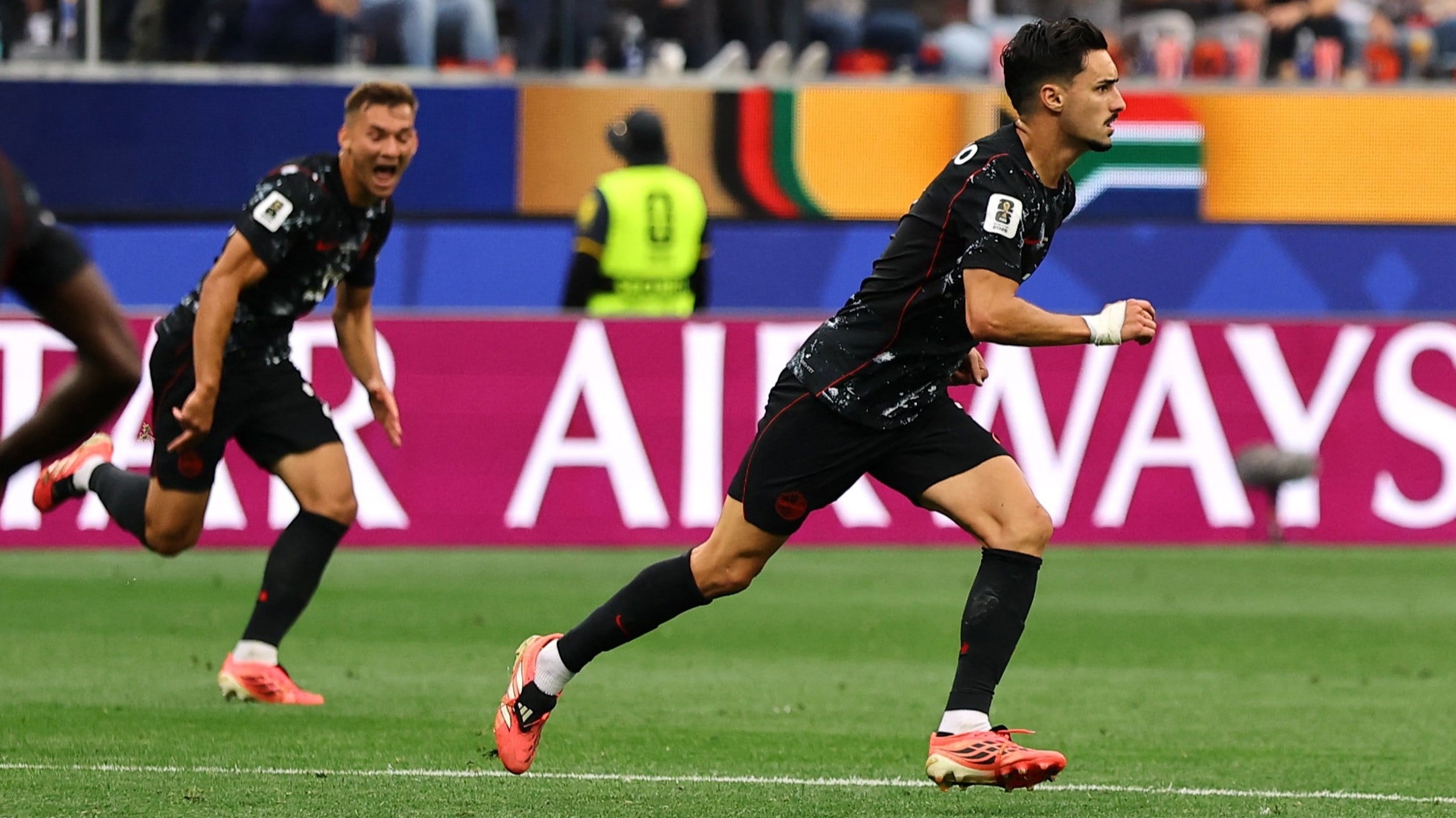 Pemain Timnas Kanada, Stephen Eustaquio (kanan) Usai Cetak Gol di Piala Dunia 2026