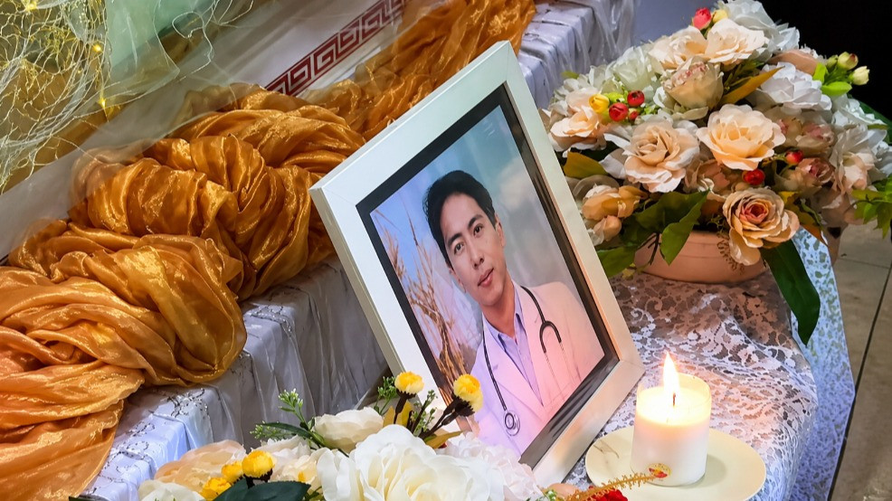Dokter PPDS FK Unsrat, dr Adrian Rantung meninggal dunia diduga akibat menjadi korban bullying