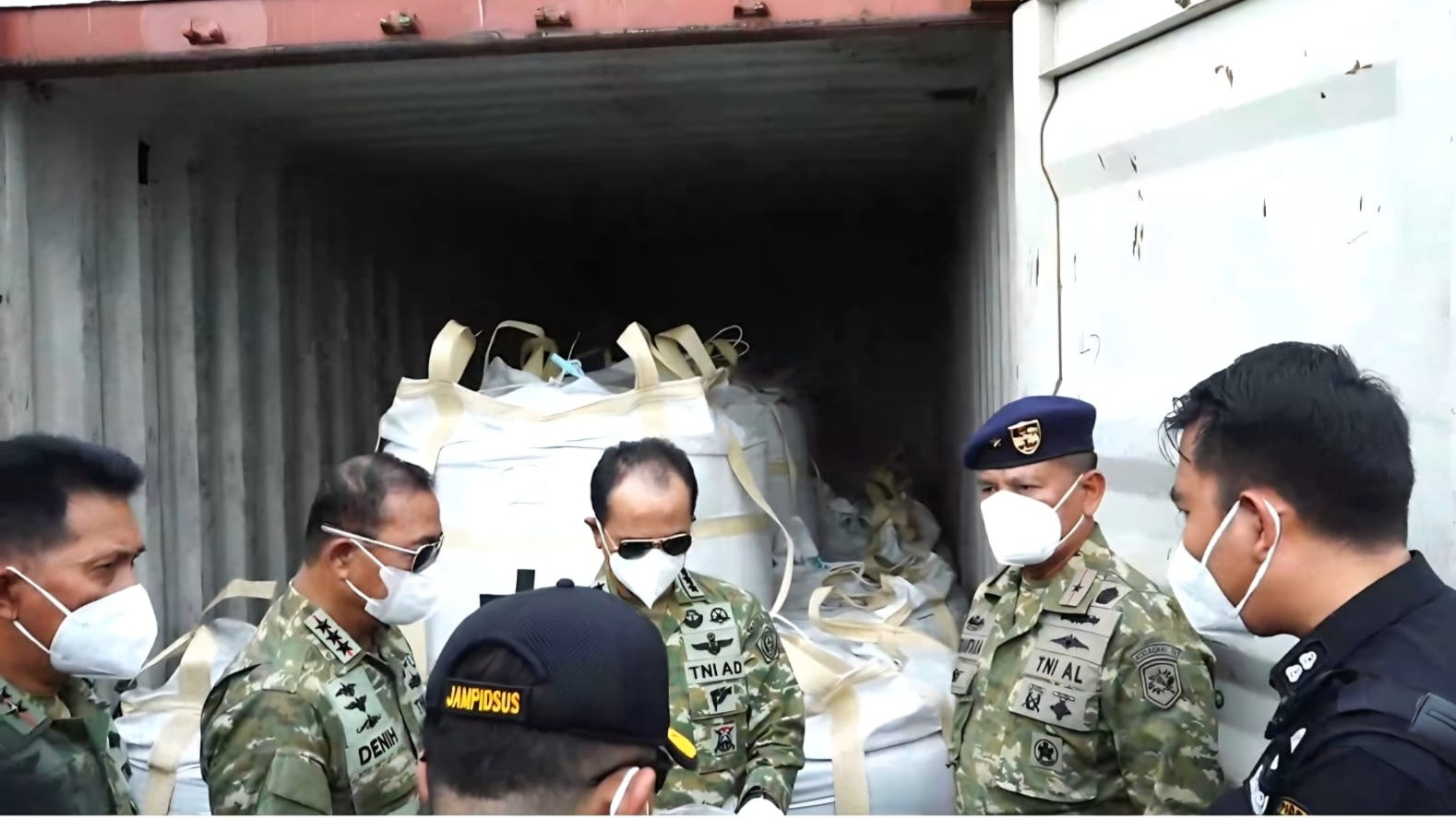 Satgas PKH tinjau barang bukti bahan radiakativ di mako koderal IV Batam.