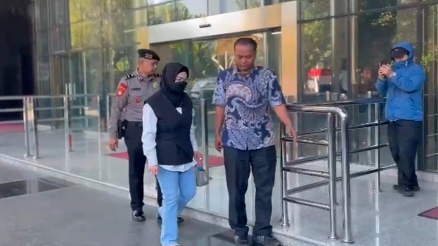 Bupati Sukoharjo Etik Suryani Tiba di KPK Jakarta Usai Terjaring OTT