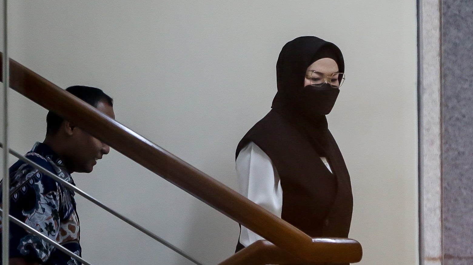 Lensa Berbicara: Bupati Sukoharjo Etik Suryani Jalani Pemeriksaan Perdana di KPK Usai OTT