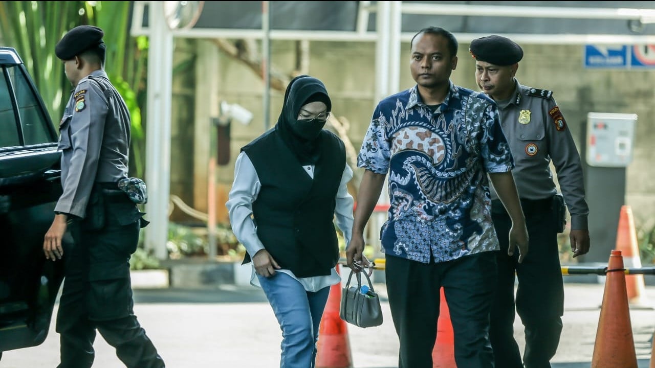 Lensa Berbicara: Bupati Sukoharjo Etik Suryani Jalani Pemeriksaan Perdana di KPK Usai OTT