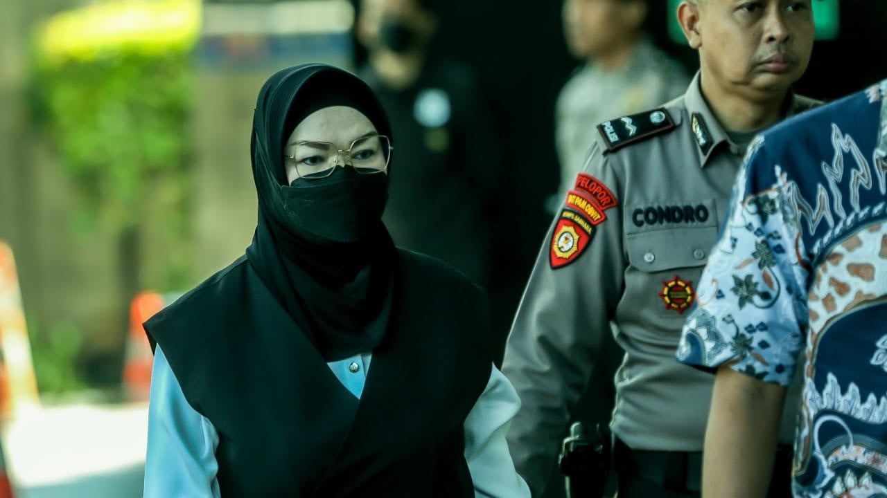 Lensa Berbicara: Bupati Sukoharjo Etik Suryani Jalani Pemeriksaan Perdana di KPK Usai OTT