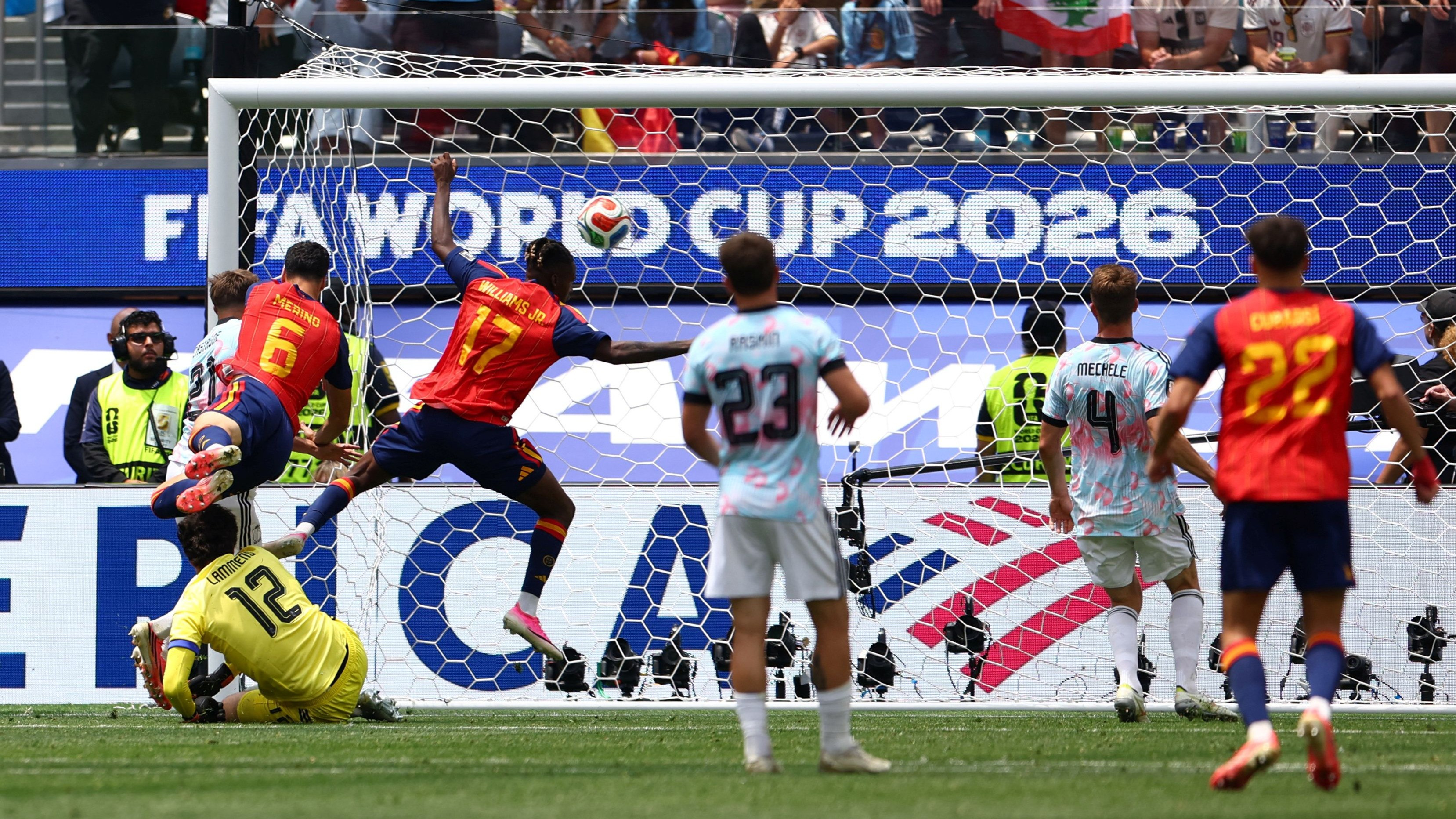 Gol Mikel Merino ke Gawang Belgia