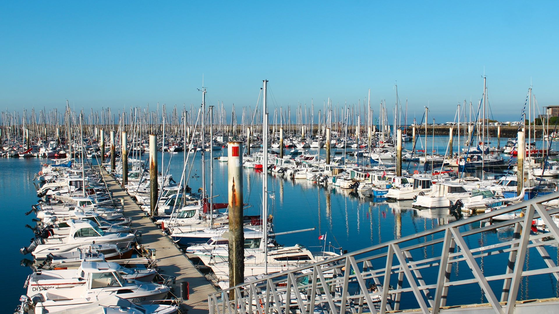 Pelabuhan di Kota Cherbourg, Prancis