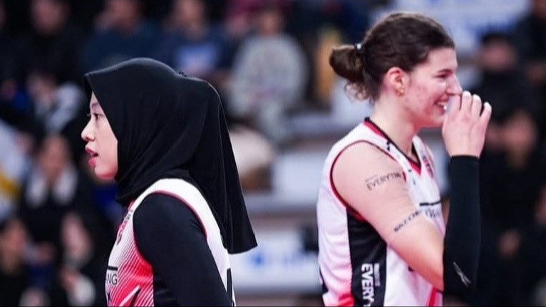 Megawati Hangestri dan Vanja Bukilic saat memperkuat Red Sparks