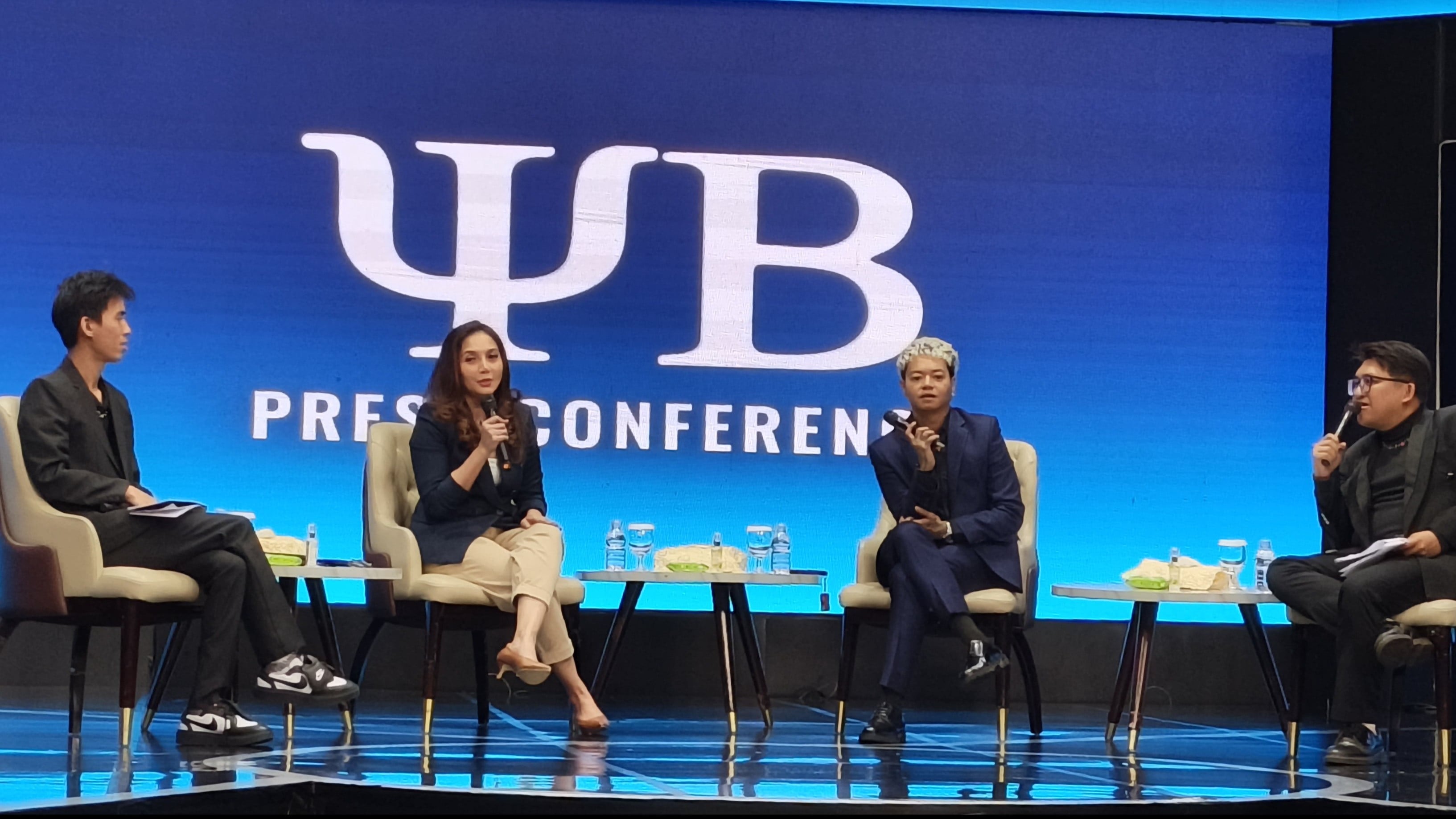 Konferensi Pers YB