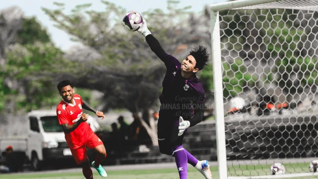 Kiper Timnas Indonesia, Nadeo Argawinata