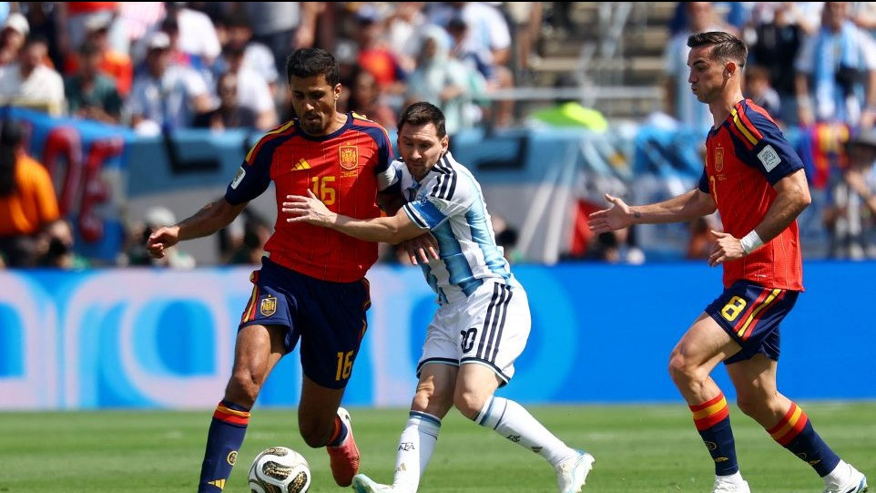 Hasil Babak Pertama Argentina Vs Spanyol