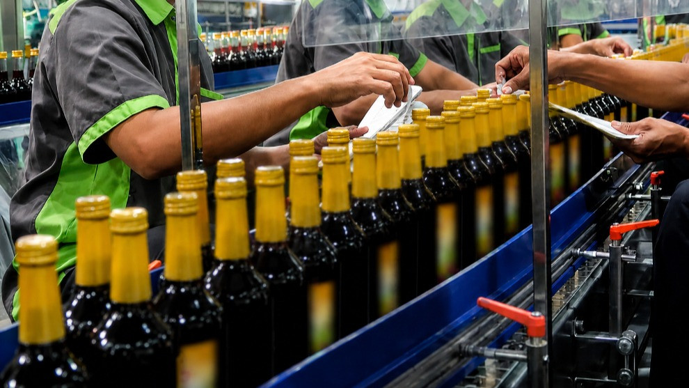 Ilustrasi penjual minuman keras (miras)