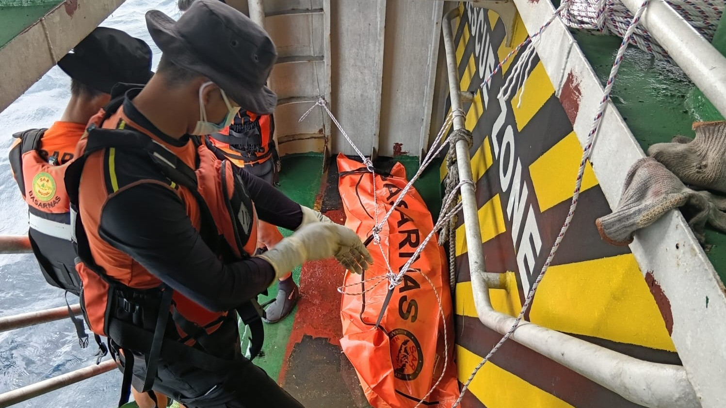 Tim Sar Gabungan kembali temukan 1 korban kapal tenggelam KM Nurul Salsa meninggal dunia