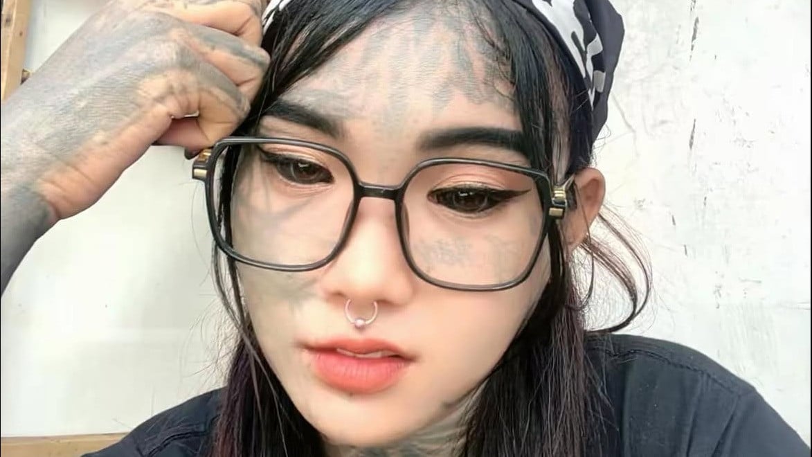 Selebgram Mondy Tatto yang berprofesi sebagai anak punk