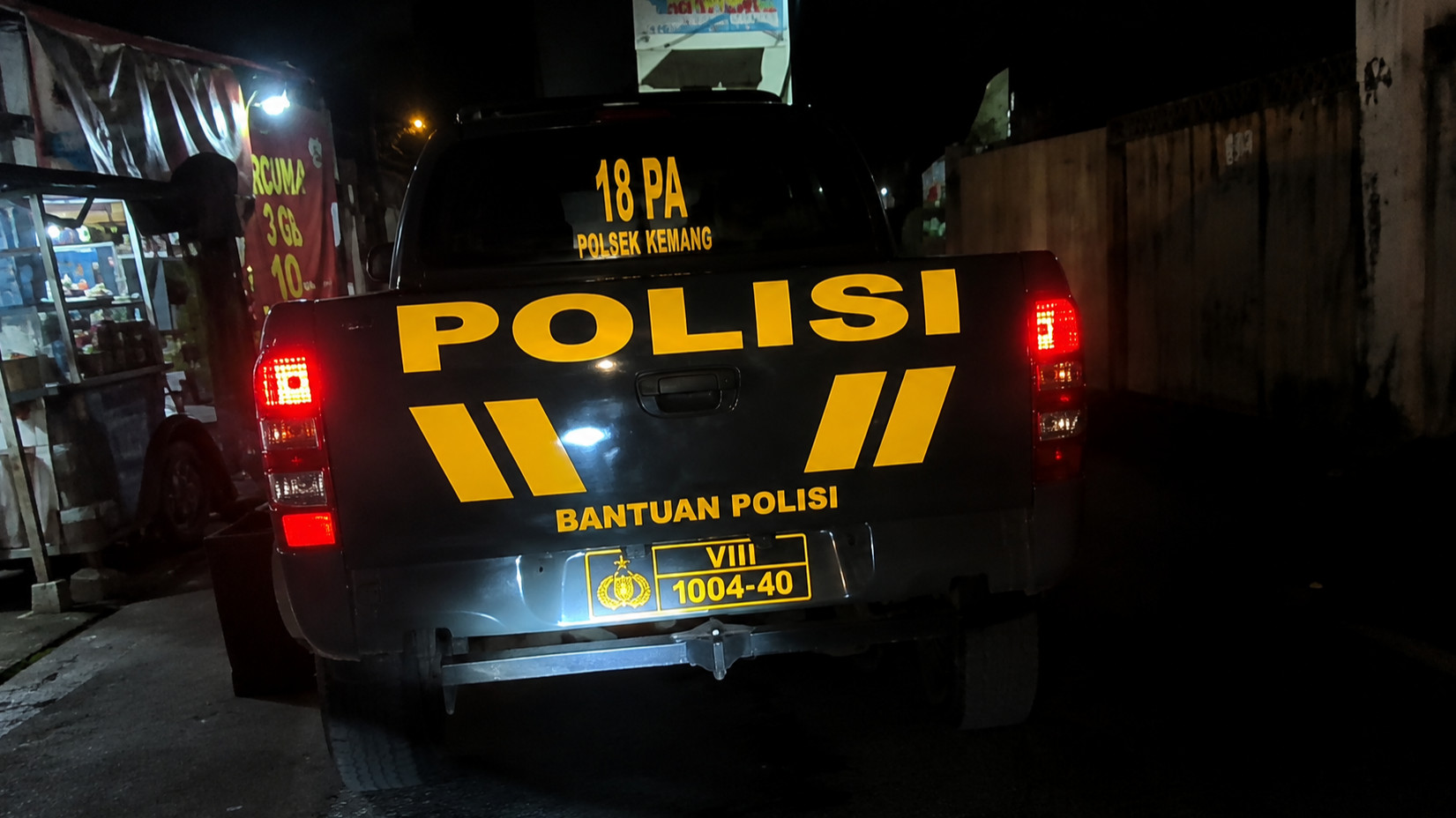 Mobil patroli polisi mengawal rombongan teteh cantik di tengah kondisi Kota Bandung darurat begal viral