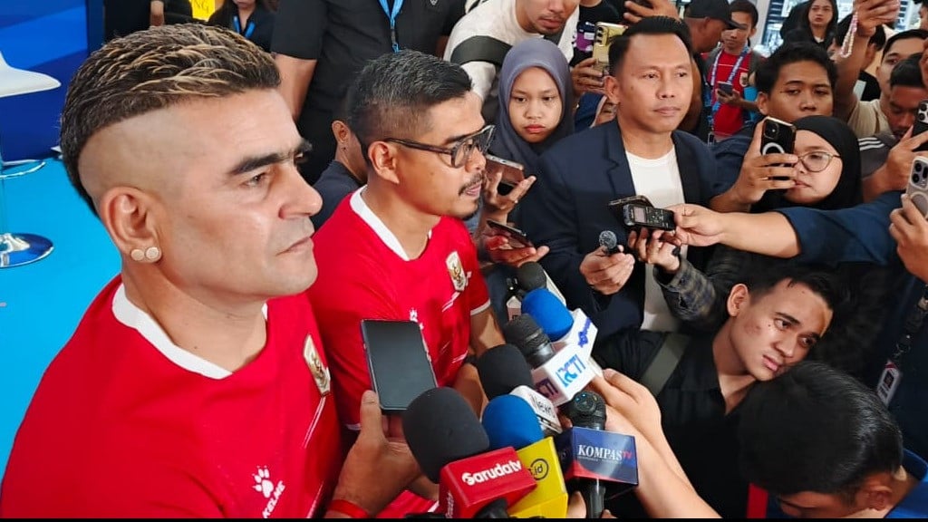 Dua Legenda Timnas Indonesia, Cristian Gonzales dan Bambang Pamungkas