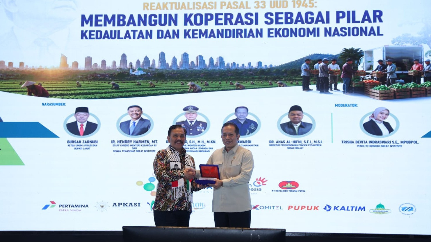 Menkop Ferry Juliantono dan Ketua Dewan Direktur GREAT Institute Syahganda Nainggolan dalam Reaktualisasi Pasal 33 UUD 1945.