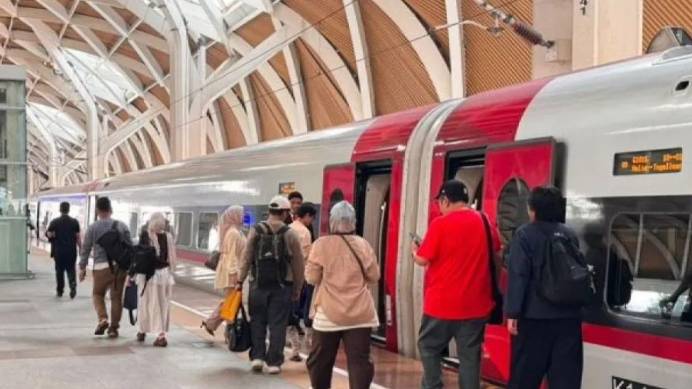 WASPADA! Jangan Terkecoh Logo dan Jadwal Asli Modus Penipuan Tiket Whoosh Ini Bisa Kuras Rekening Korban