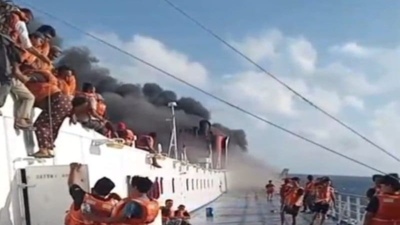KM Mutiara Sentosa 2 pada Minggu pagi (2/8/2026) terbakar di wilayah perairan Sumenep, Jawa Timur.