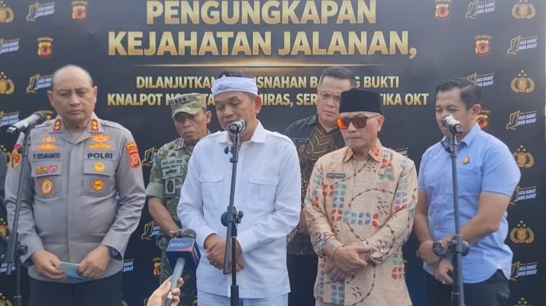 Gubernur Jawa Barat Dedi Mulyadi alias KDM di Mapolda Jabar.