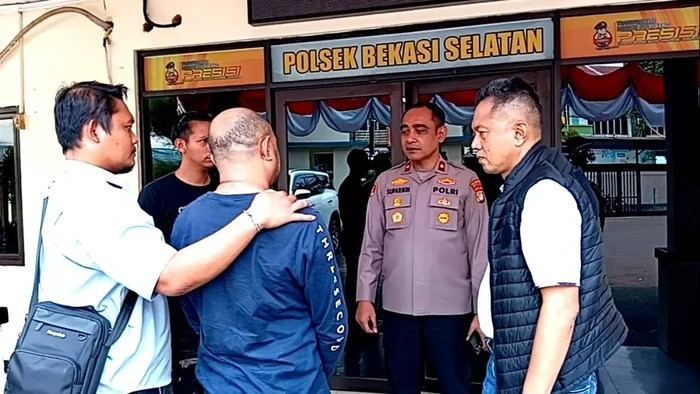 Potret debt collector (DC) yang hajar pria pakai kursi besi di Bekasi Selatan diringkus polisi