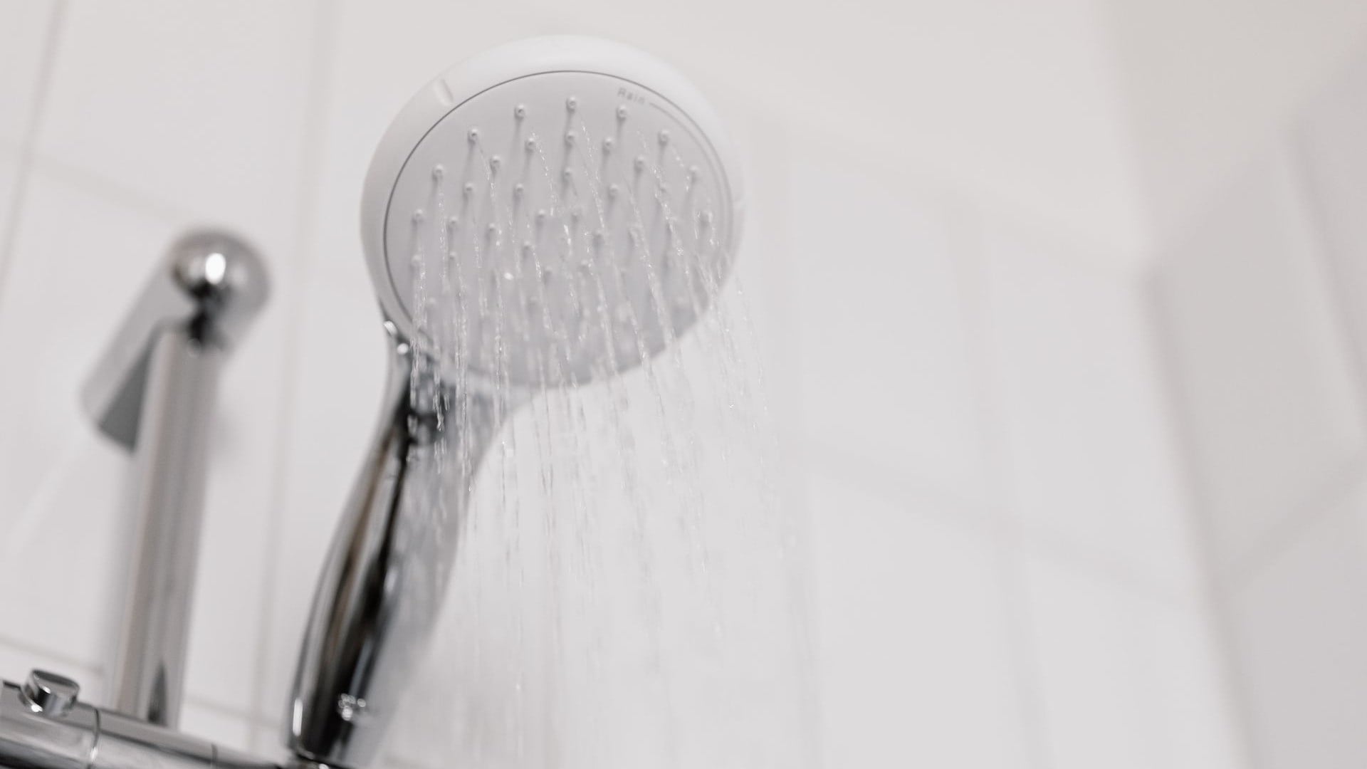 ilustrasi shower untuk mandi