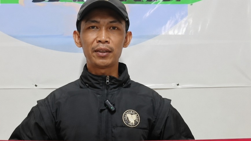 Tukang cukur di Rancabungur, Kabupaten Bogor, Jawa Barat yang viral, Nurhidayat minta maaf atas ucapan belum merdeka saat diminta pasang bendera Merah Putih