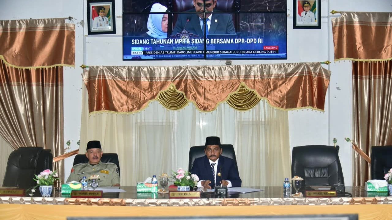 Wakil Bupati Tapteng Mahmud Efendi ikuti pidato kenegaraan Presiden di DPRD Tapteng.