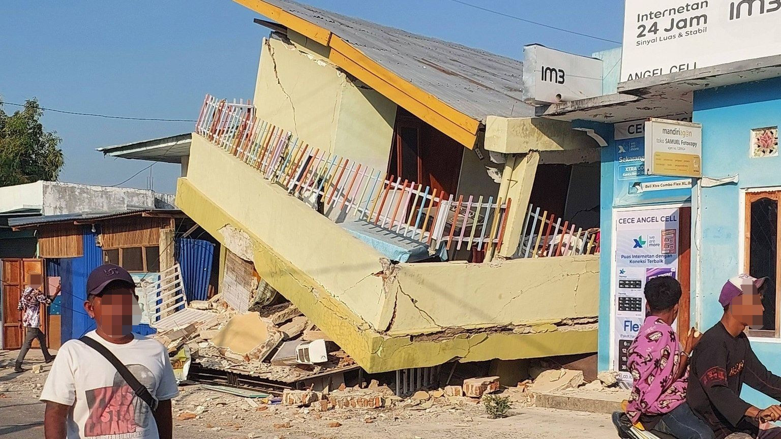 Viral Foto-foto kondisi setelah gempa di NTT