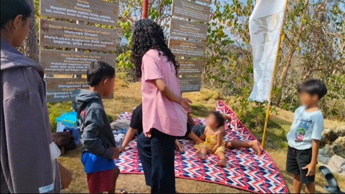 Warga mengungsi di Natas Parapuar, Labuan Bajo usai gempa M7,7 NTT